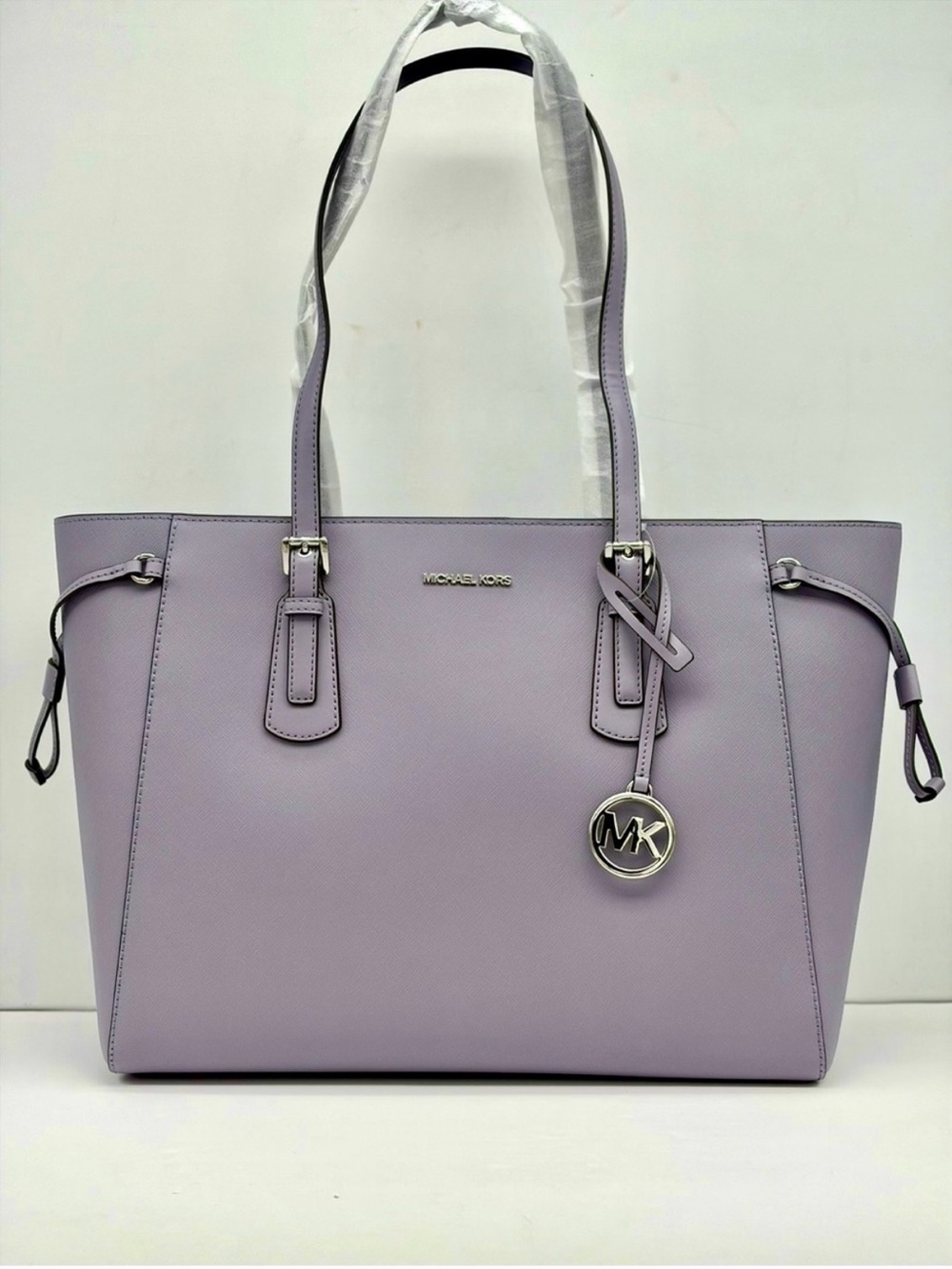Michael Kors Voyager Large
Saffiano Leather Tote Shoulder Bag Lilac